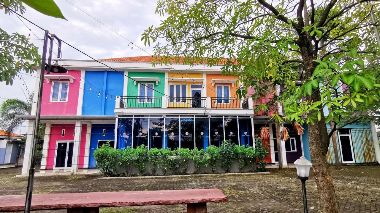 Hotel Aqiilah Syariah Lamongan Exterior photo